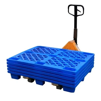 Paleți din plastic imbricați